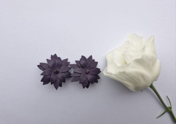 Puķu auskari tumši violets