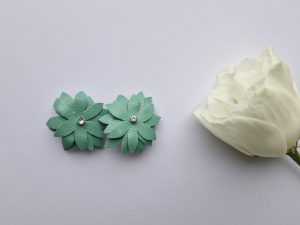 Puķu auskari mint