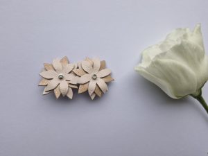 Puķu auskari bēšs-rosegold