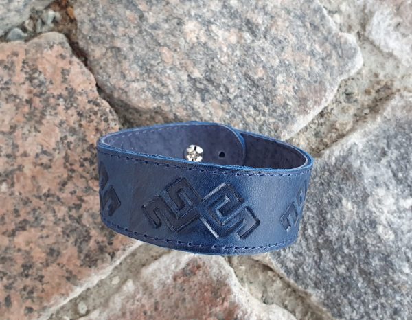 Ādas rokassprādze zila ar Mārtiņa zīmi