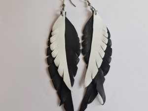 Spalvu auskari melnbalti