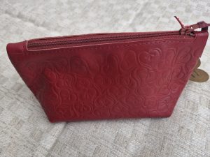 Kosmētikas maks koši sarkans sirdis